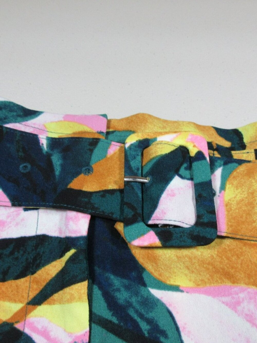 APT.9 womens colorful Hawaiian midrise belted casual shorts 4X PLUS NWT - Picture 3 of 8